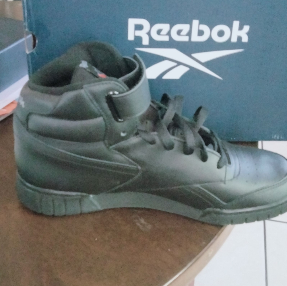 Men's Black Reeboks